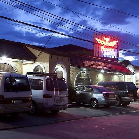 Phoenix Hotel 安吉利斯 外观 照片