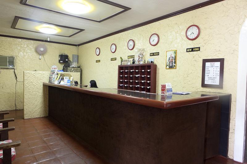 Phoenix Hotel 安吉利斯 外观 照片